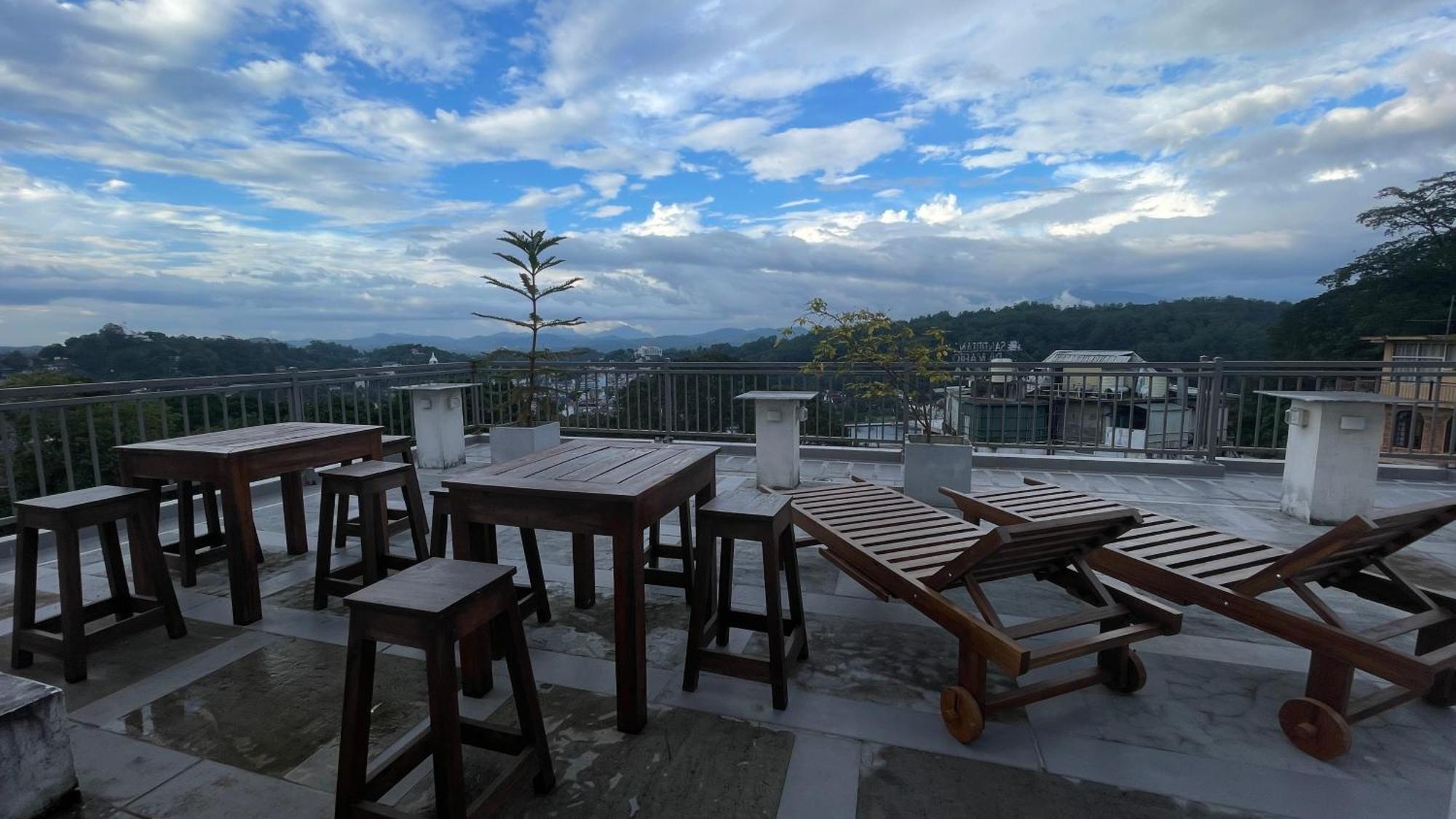Sun Dove Suite Kandy Extérieur photo